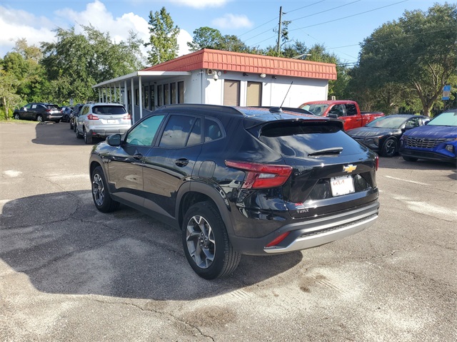 2024 Chevrolet Trax LT photo 3