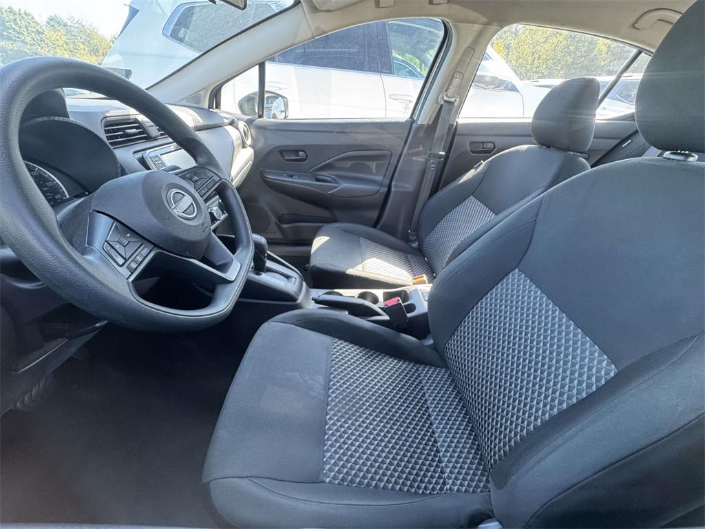 2023 Nissan Versa 1.6 S photo 12