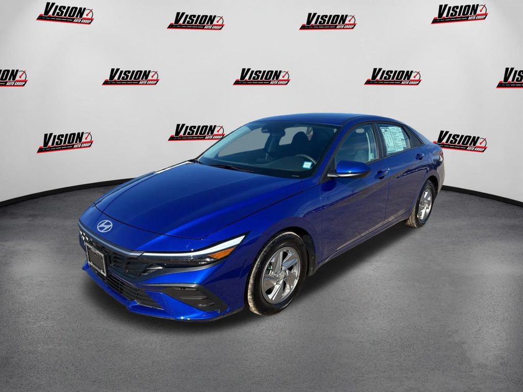 2024 Hyundai Elantra SE