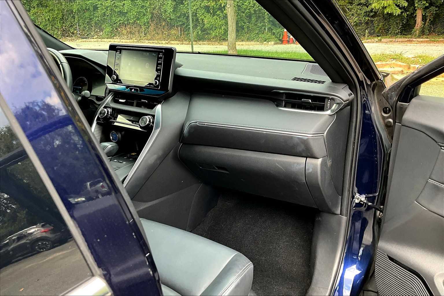 2022 Toyota Venza XLE photo 18