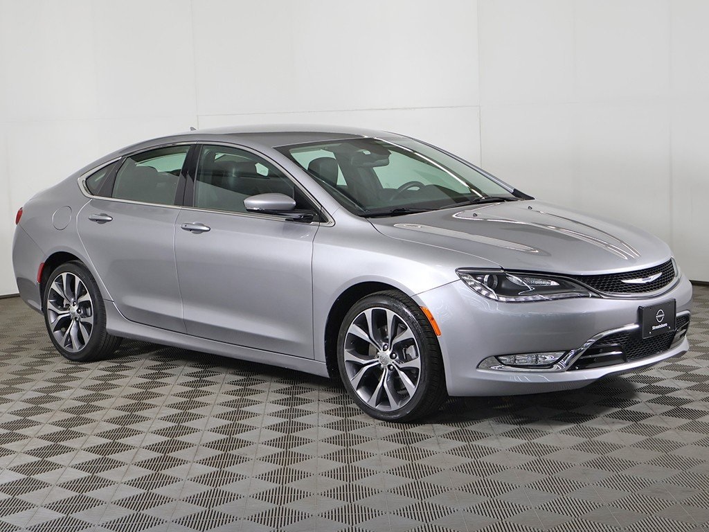 2015 Chrysler 200 C photo 2