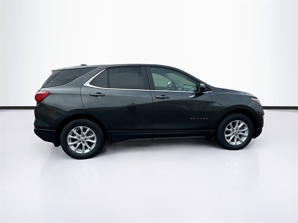 2021 Chevrolet Equinox LT photo 2