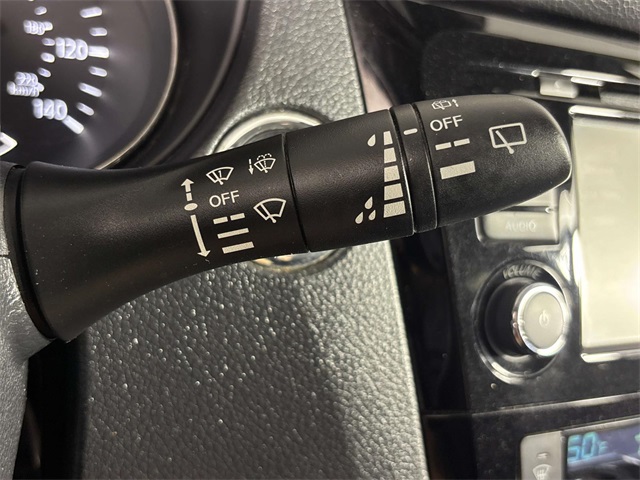 2019 Nissan Rogue SV photo 22