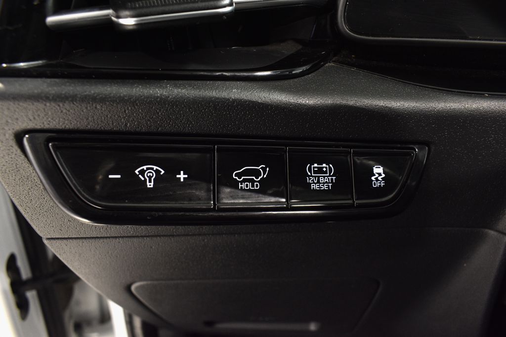 2023 Kia Niro SX Touring photo 15