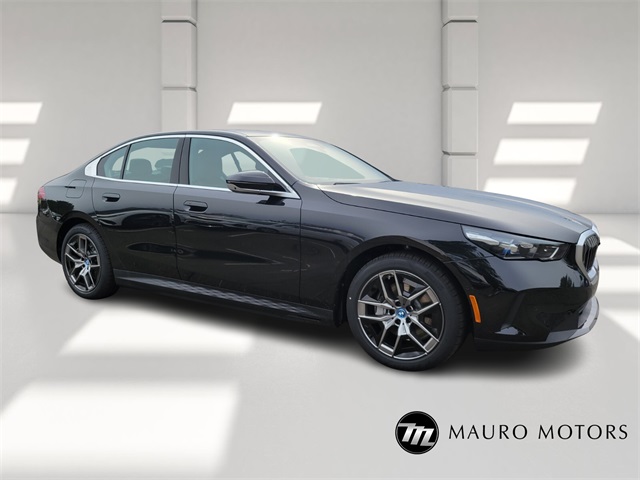 2025 BMW i5 40's photo