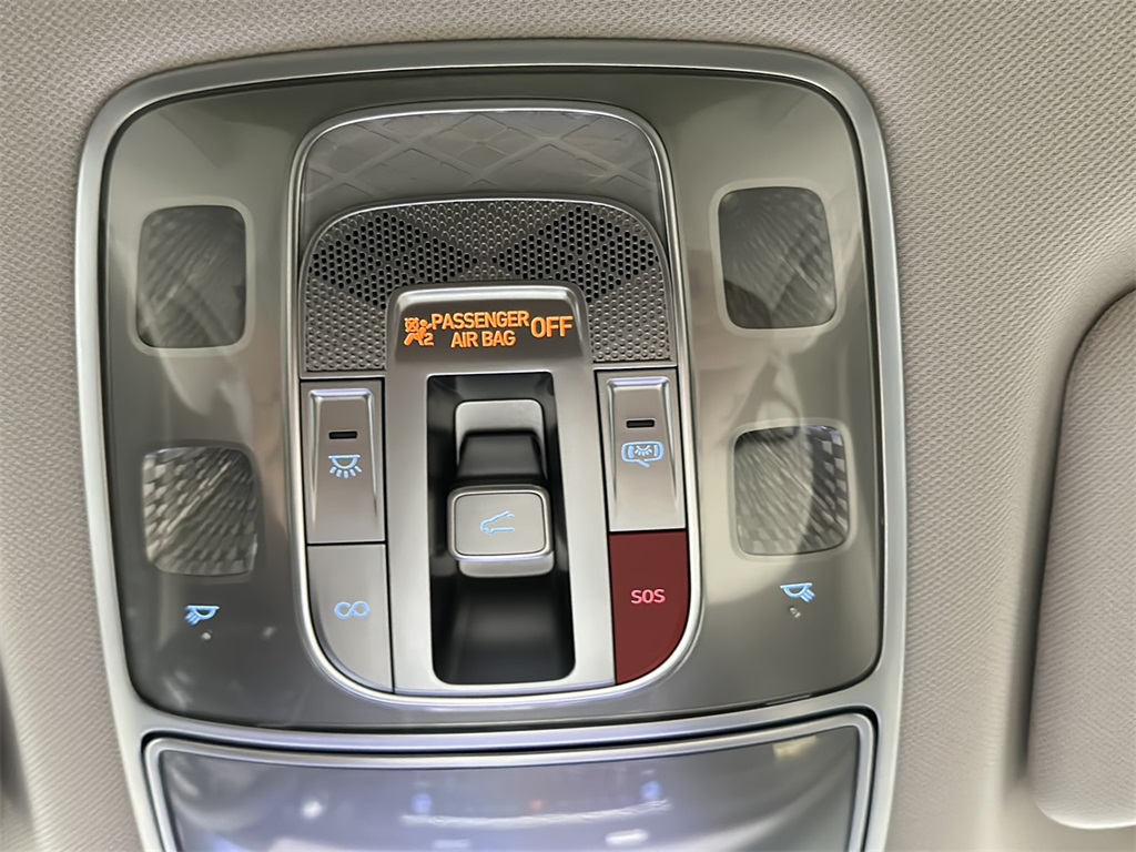 2026 Genesis GV80 2.5T Advanced AWD photo 4