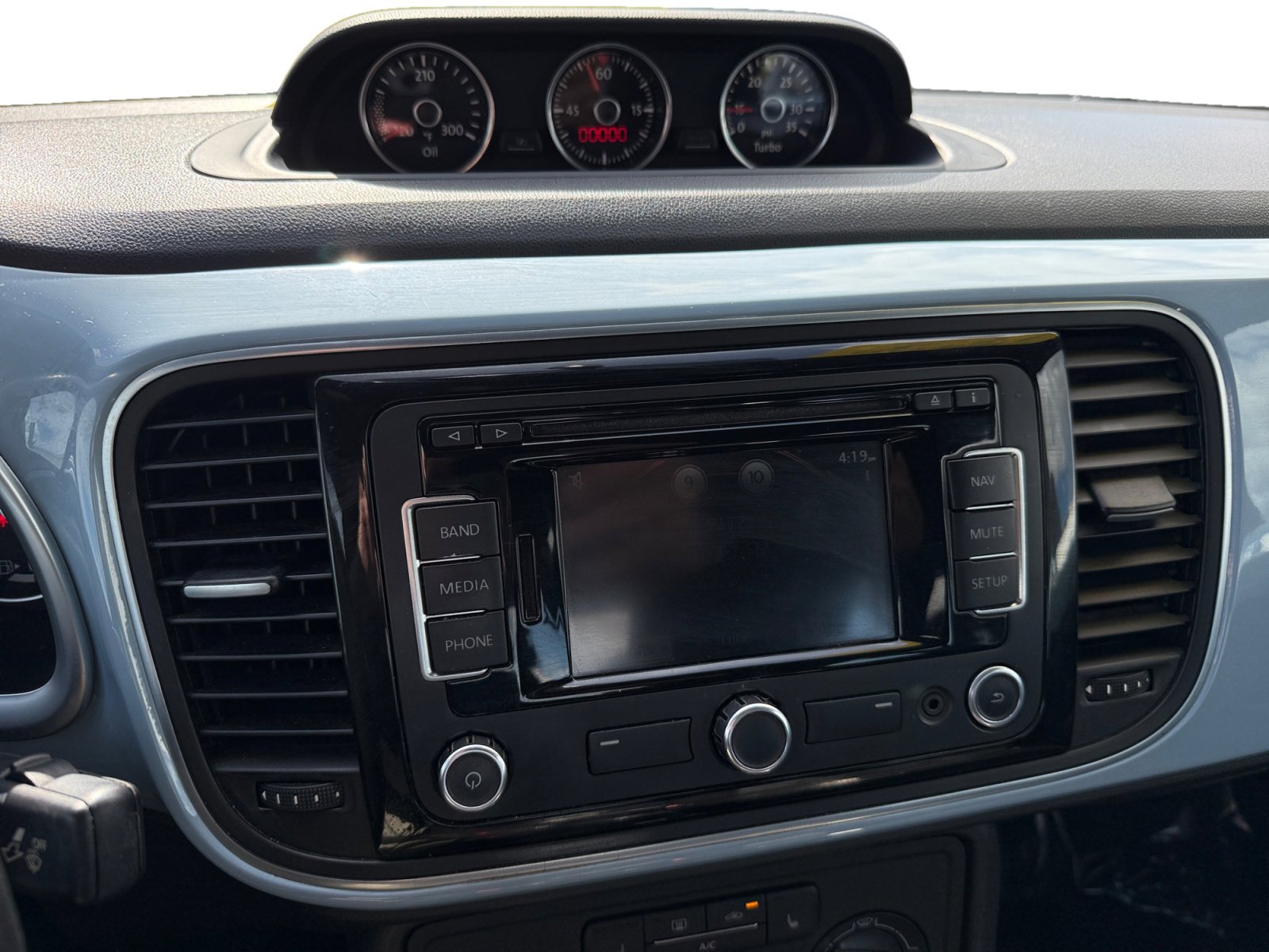 2013 Volkswagen Beetle TDI photo 12