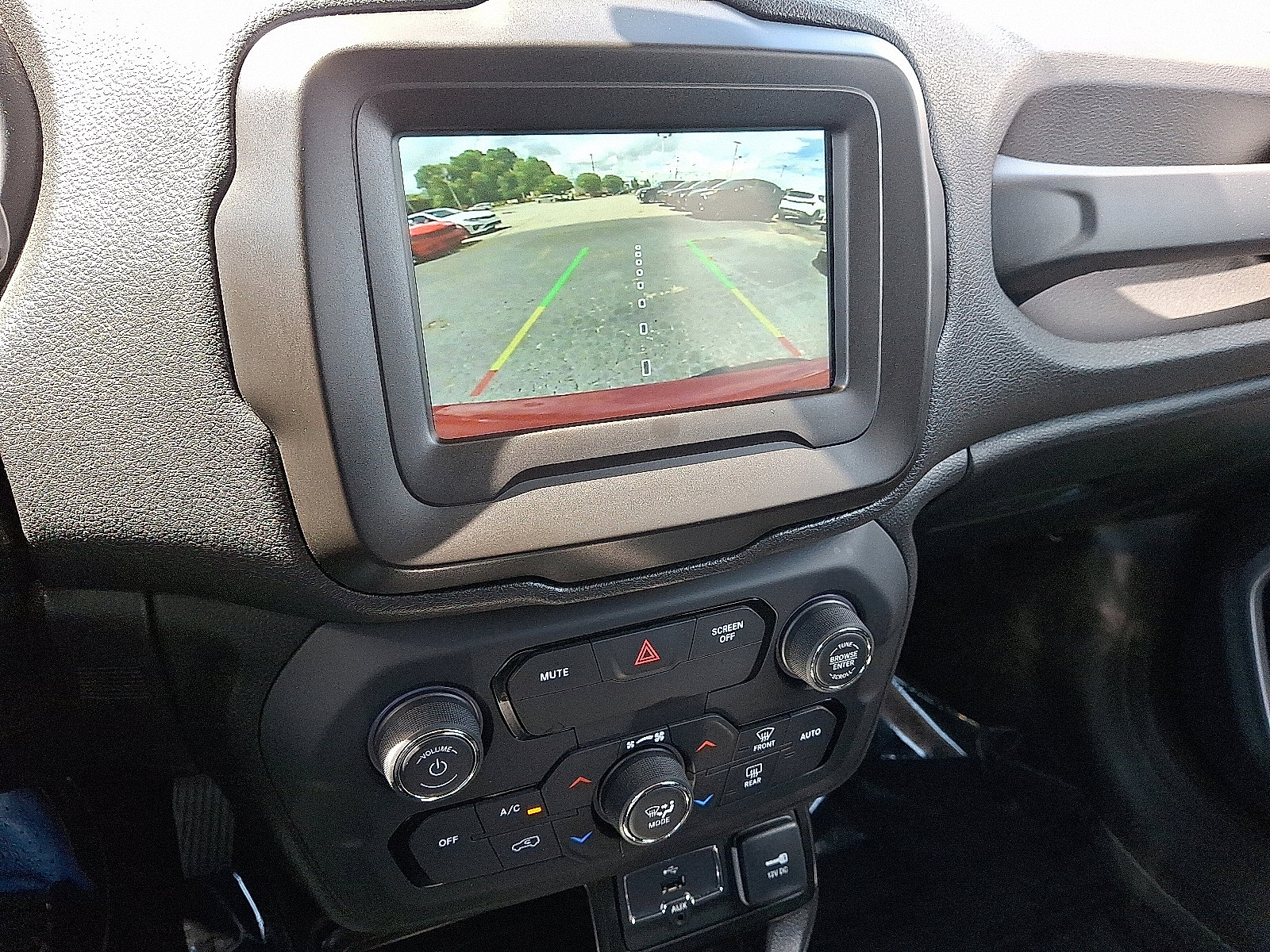 2020 Jeep Renegade Latitude photo 20