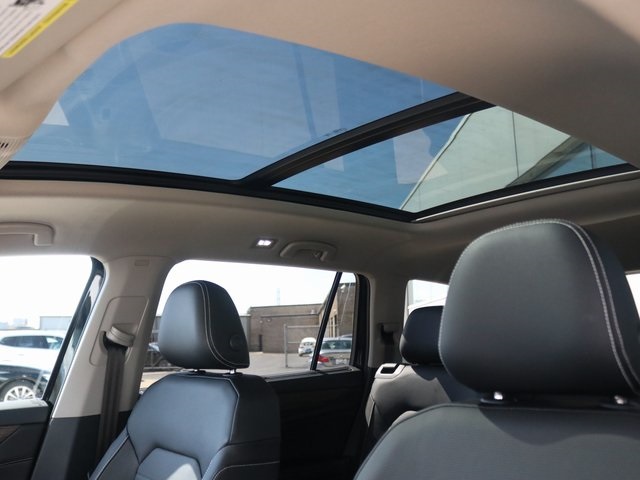 2025 Volkswagen Atlas SEL photo 24