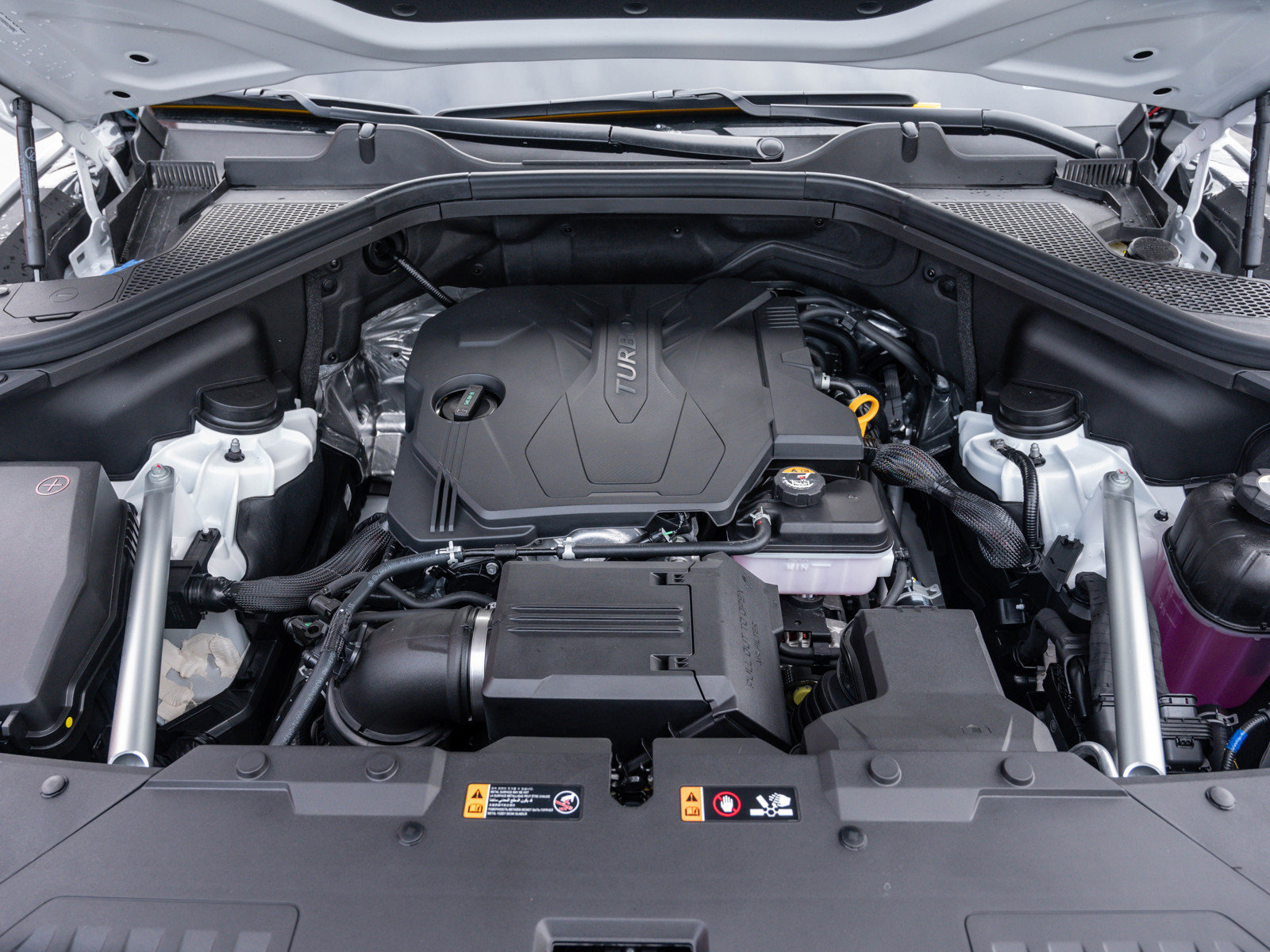 2025 Genesis GV80 2.5T Standard AWD photo 6