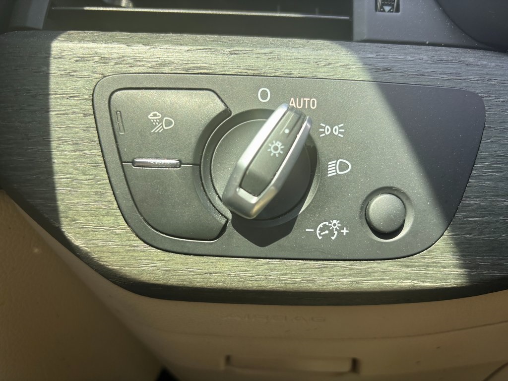 2019 Audi A4 Premium 45 TFSI Quattro photo 18