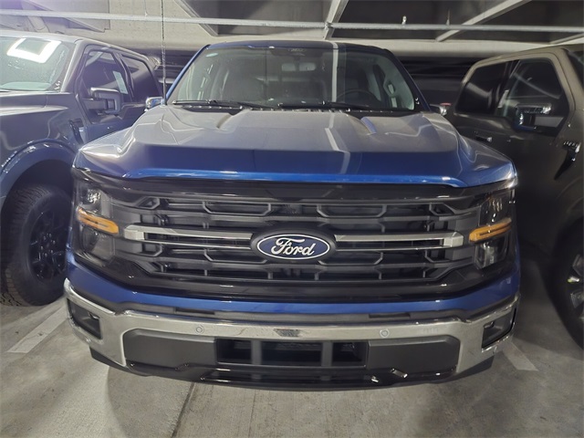 2025 Ford F-150 XLT photo 3