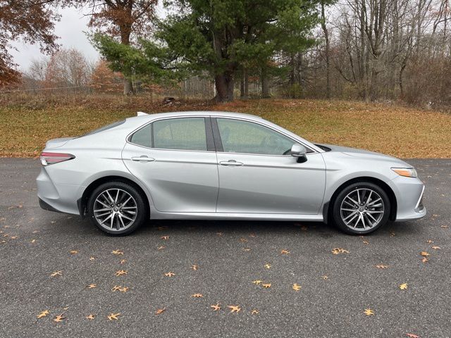 2024 Toyota Camry XLE photo 3