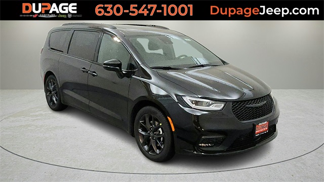 2026 Chrysler Pacifica Limited's photo