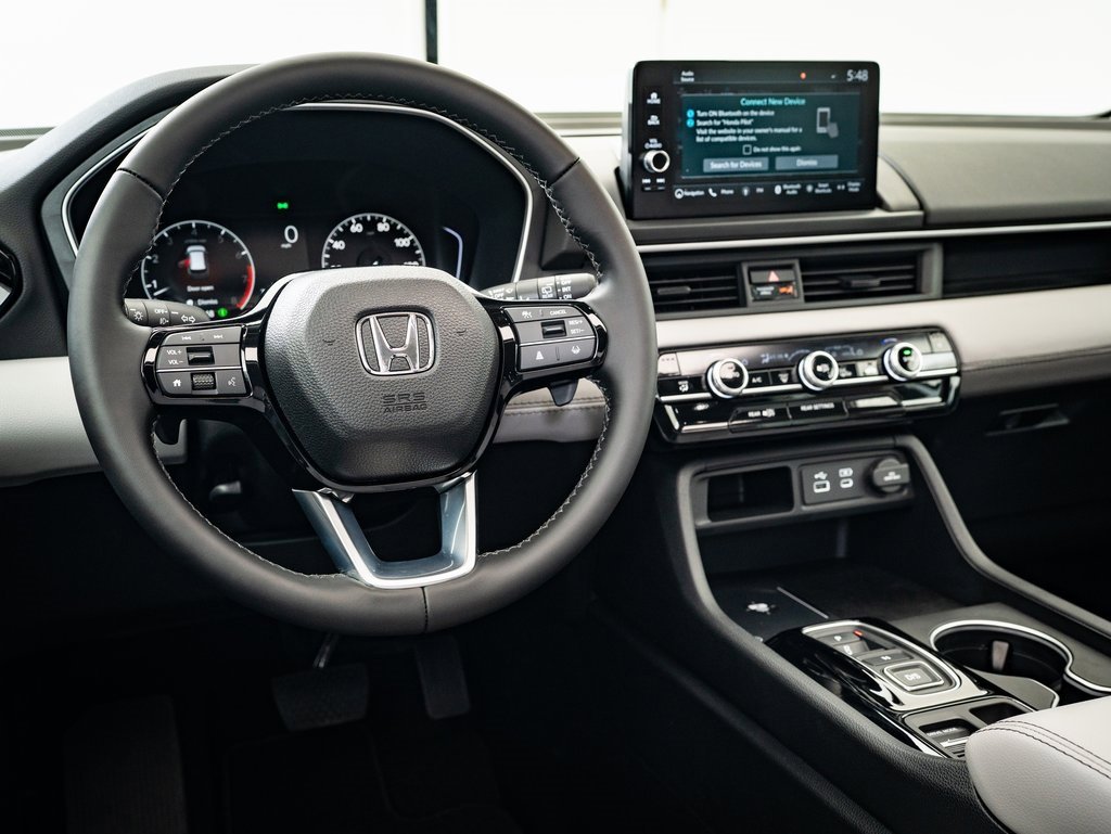2025 Honda Pilot Touring photo 4