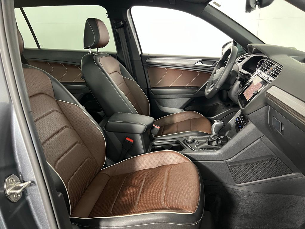 2022 Volkswagen Tiguan SEL Premium R-Line photo 32