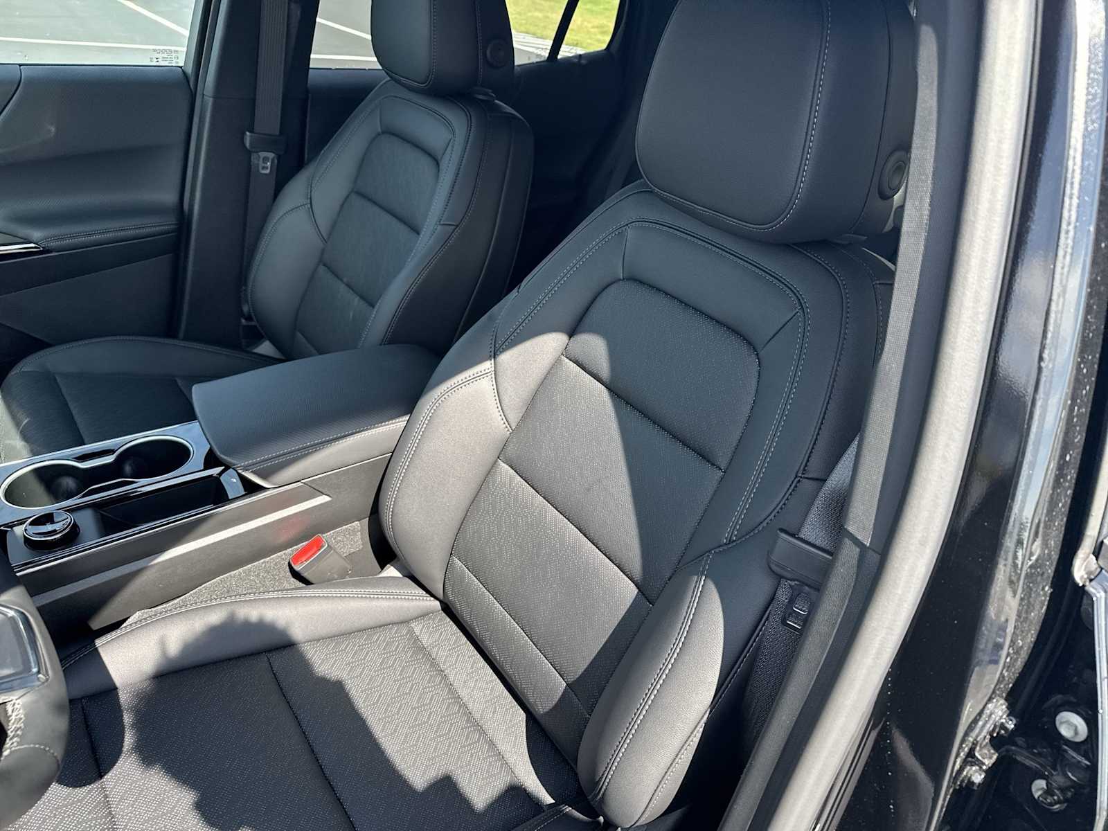 2026 Chevrolet Equinox LT photo 10
