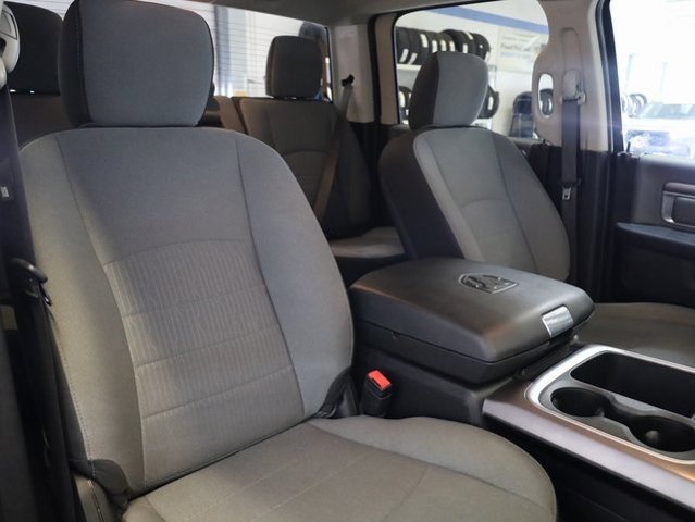 2023 Ram 1500 Classic SLT photo 4