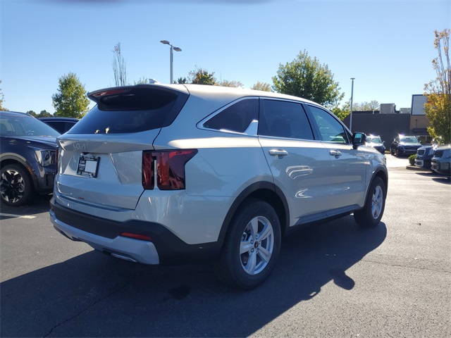 2026 Kia Sorento LX photo 4