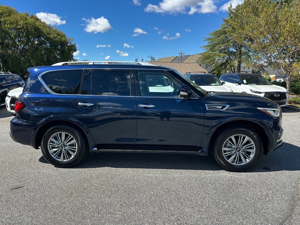 2024 Infiniti QX80 Luxe photo 2