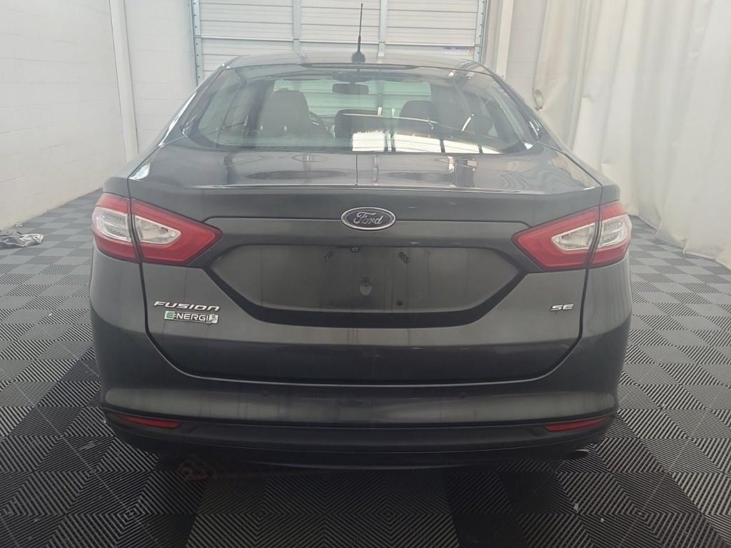 2015 Ford Fusion Energi SE photo 2