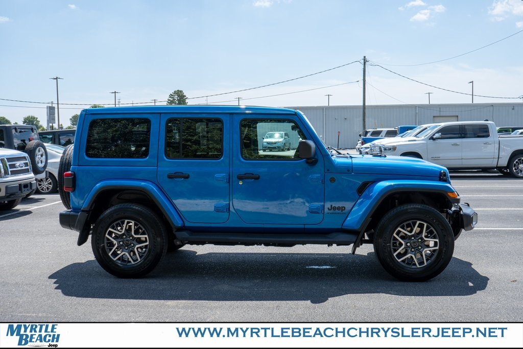 2025 Jeep Wrangler Sahara photo 7