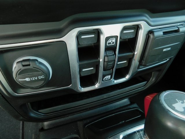 2021 Jeep Wrangler Unlimited Sahara photo 22