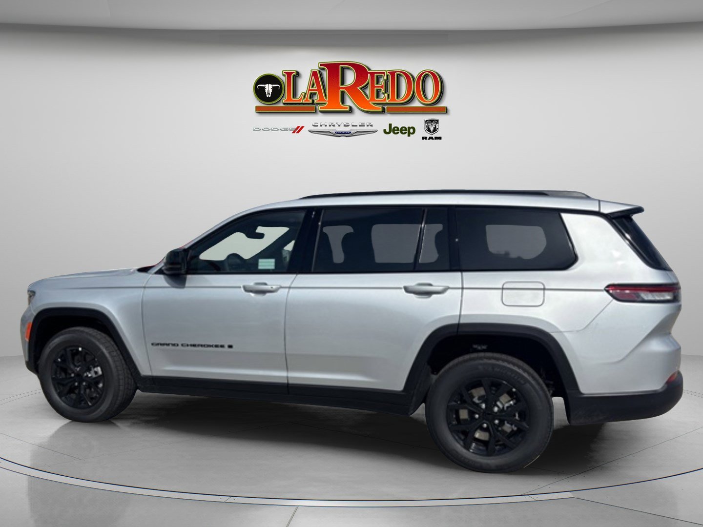 2025 Toyota RAV4 L photo 4