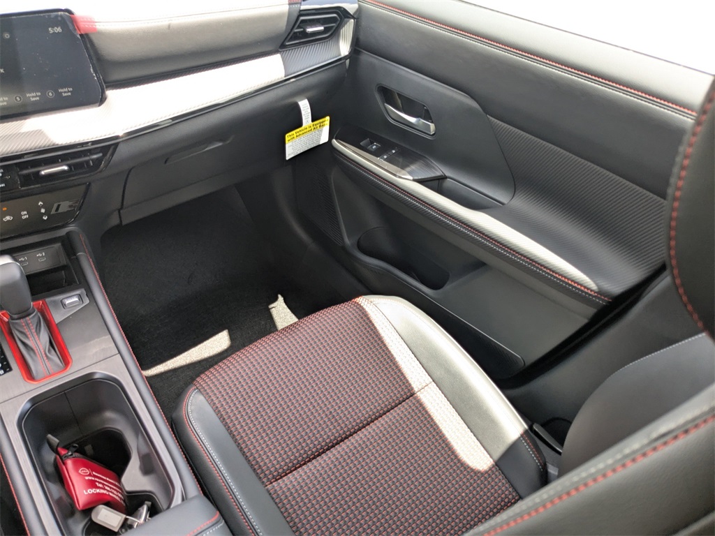 2025 Nissan Kicks SR photo 15