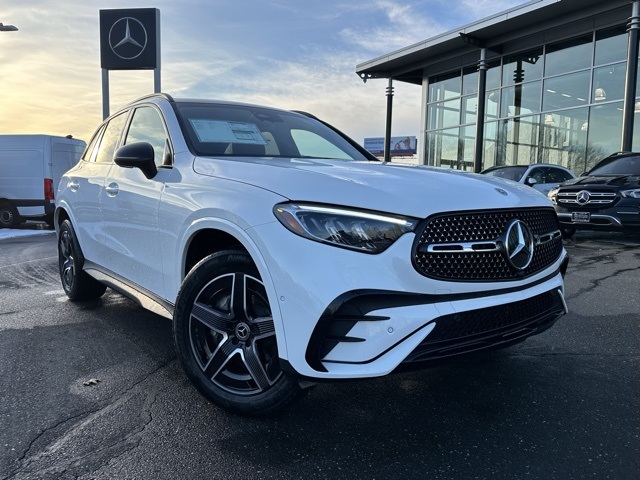 2026 Mercedes-Benz GLC Base's photo