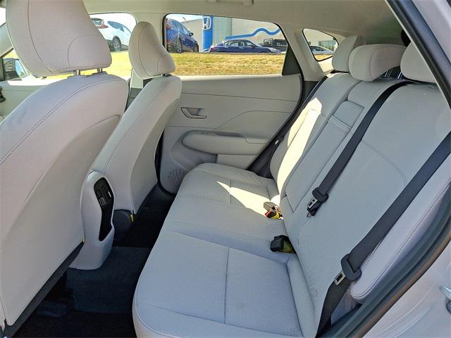 2026 Hyundai Kona SEL photo 10