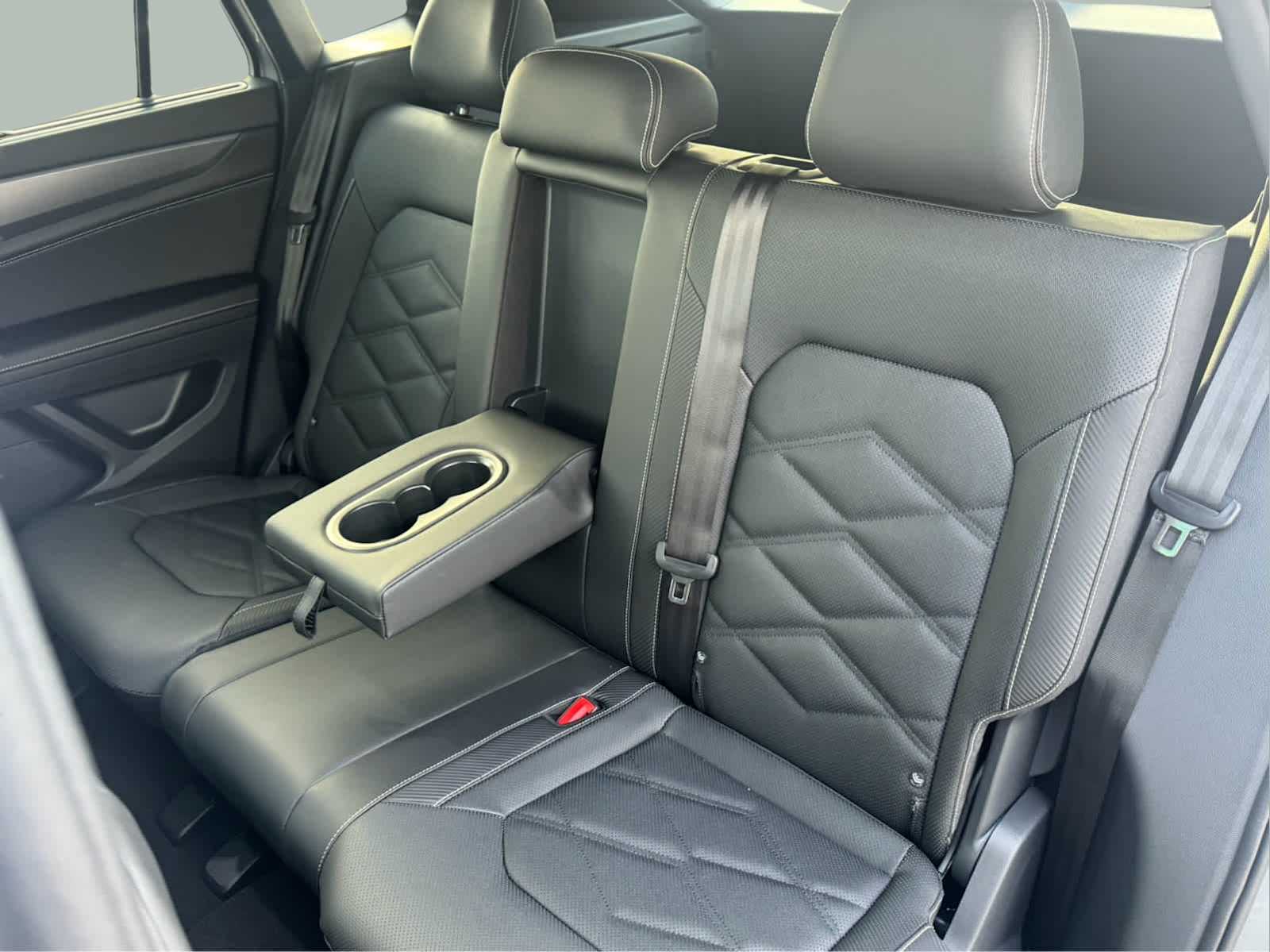 2025 Volkswagen Atlas Cross Sport SE Technology photo 31