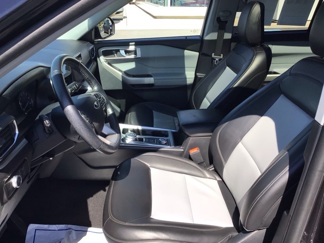 2022 Ford Explorer XLT photo 9