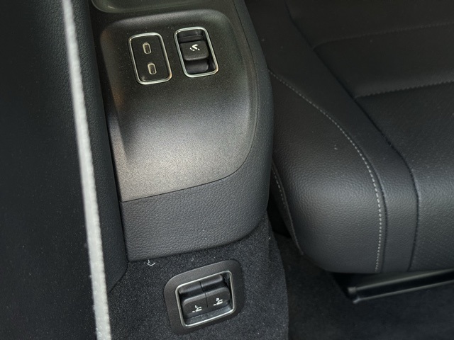 2024 Mercedes Benz GLS 450 4MATIC photo 18