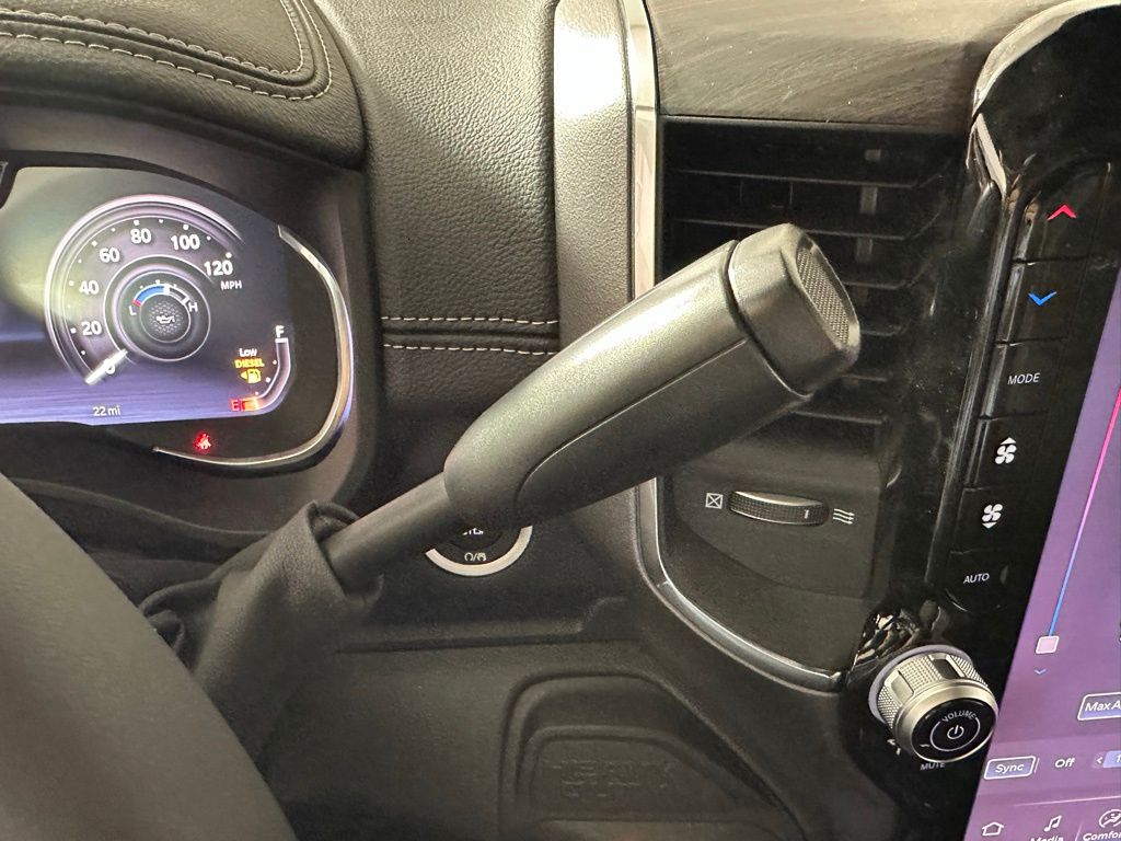 2025 Ram 2500 Laramie photo 13