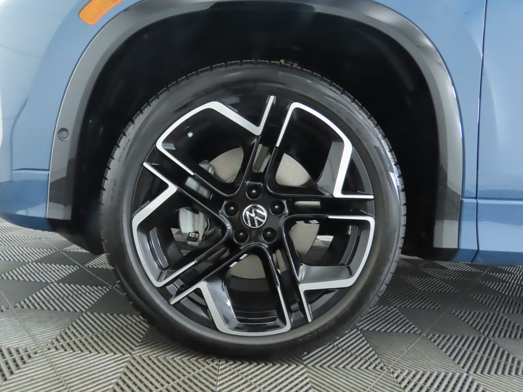 2025 Volkswagen Tiguan SEL R-Line Black photo 28