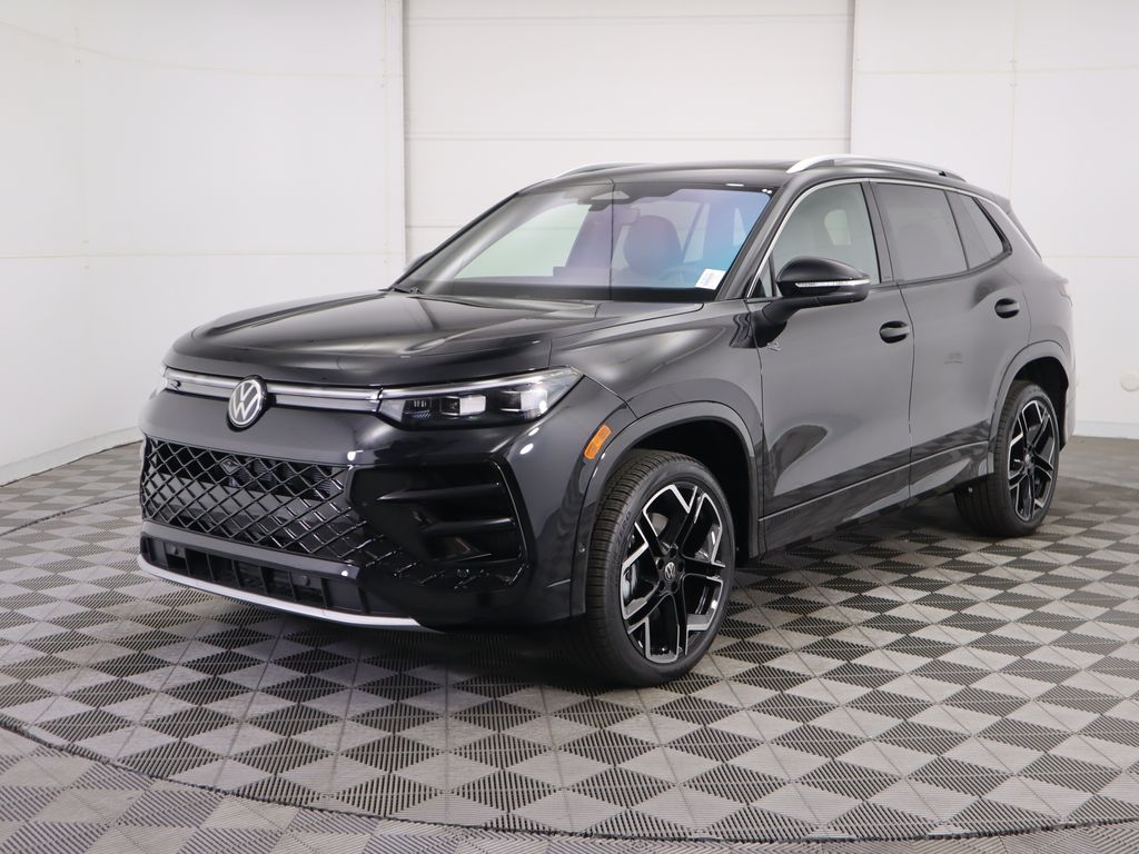 2026 Volkswagen Tiguan SEL R-LINE TURBO's photo