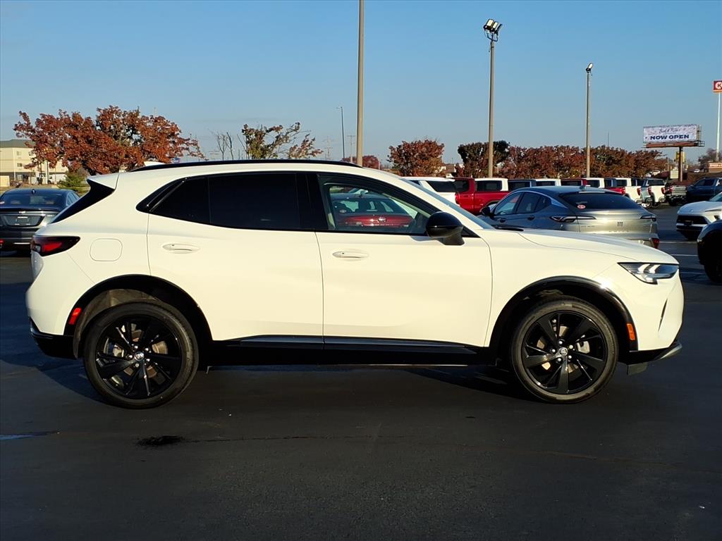 2022 Buick Envision Preferred photo 2