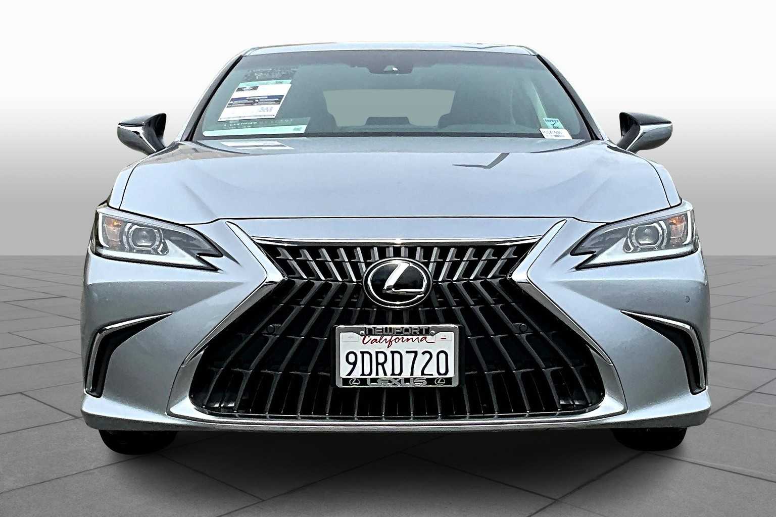 2023 Lexus ES 350 photo 3
