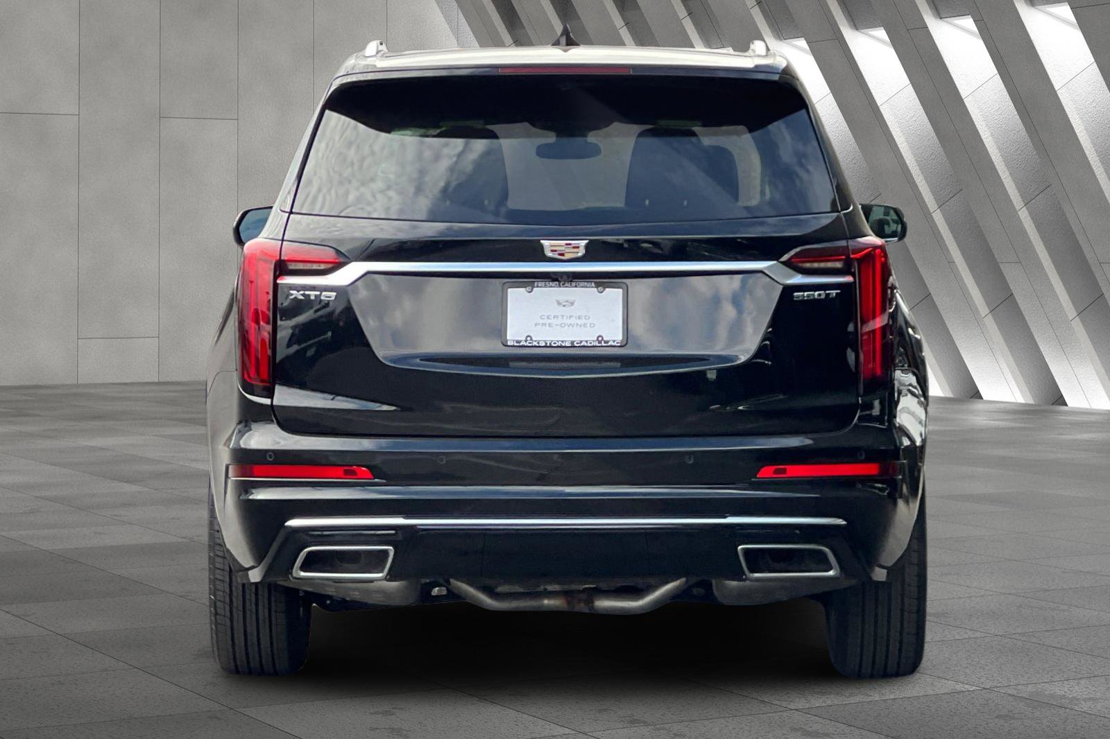 2025 Cadillac XT6 Luxury photo 3