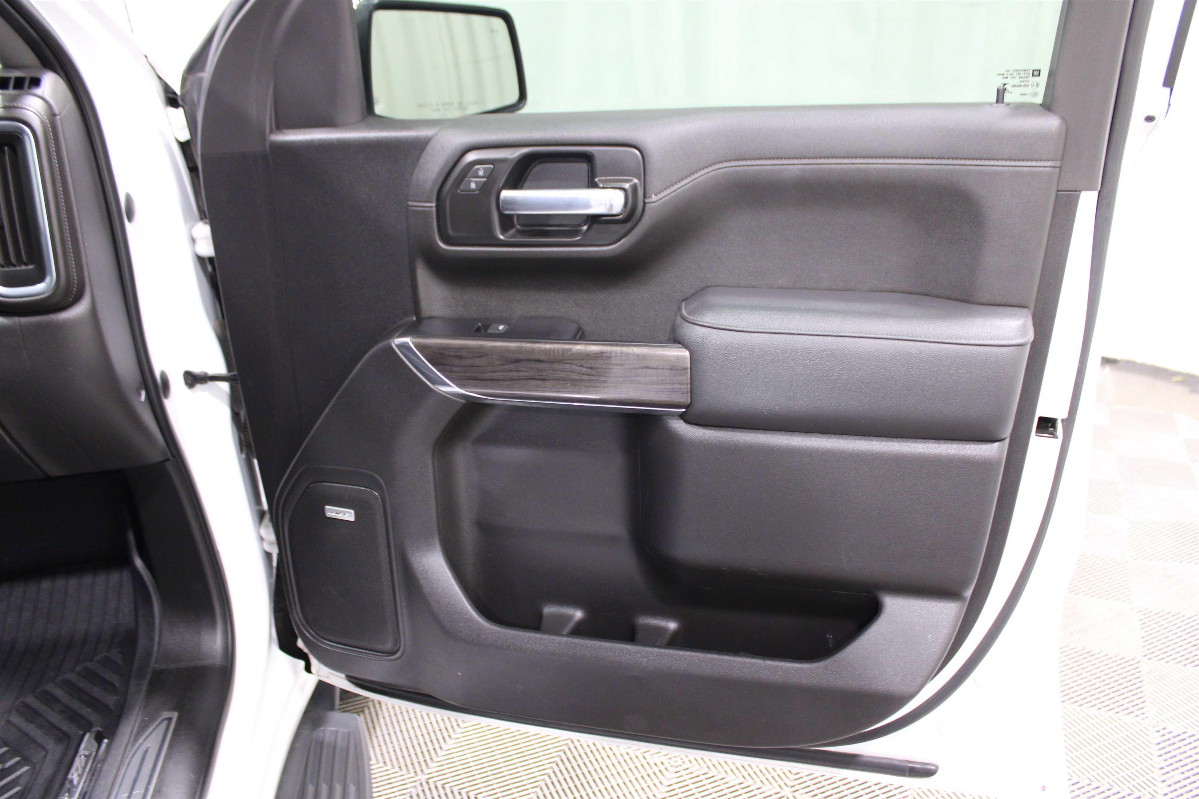 2022 Chevrolet Silverado 1500 LTZ photo 5