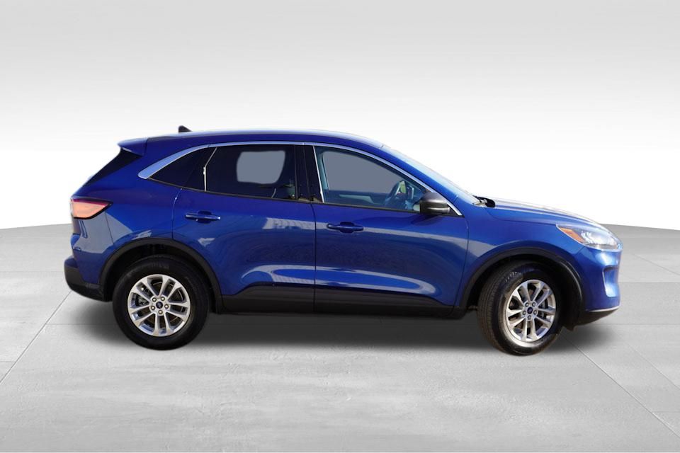 2022 Ford Escape SE photo 2