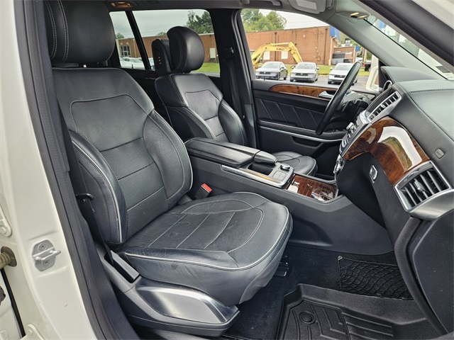 2014 Mercedes Benz GL 550 photo 18