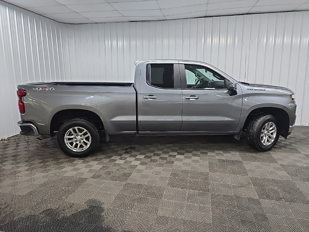 2020 Chevrolet Silverado 1500 LT photo 2