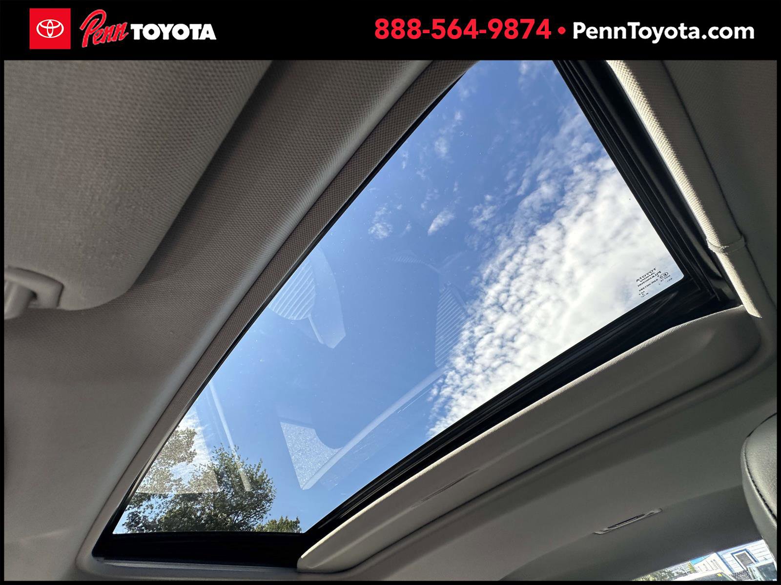2023 Toyota Camry SE photo 32