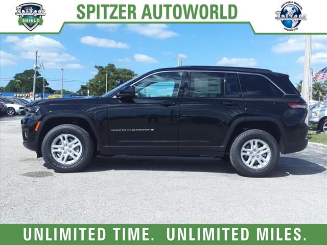 2025 Jeep Grand Cherokee Laredo photo 4