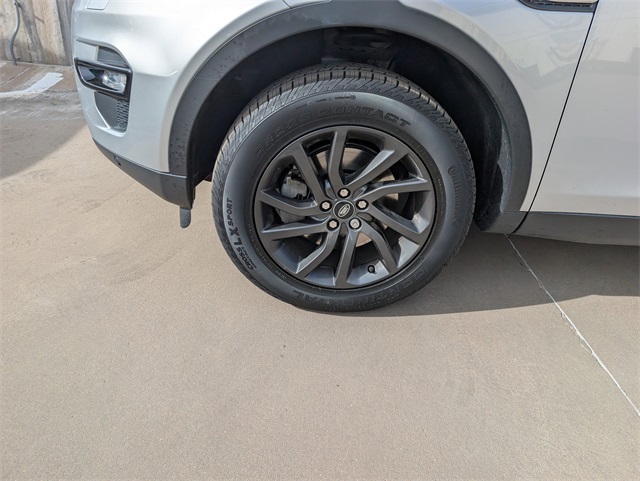 2017 Land Rover Discovery Sport HSE photo 2