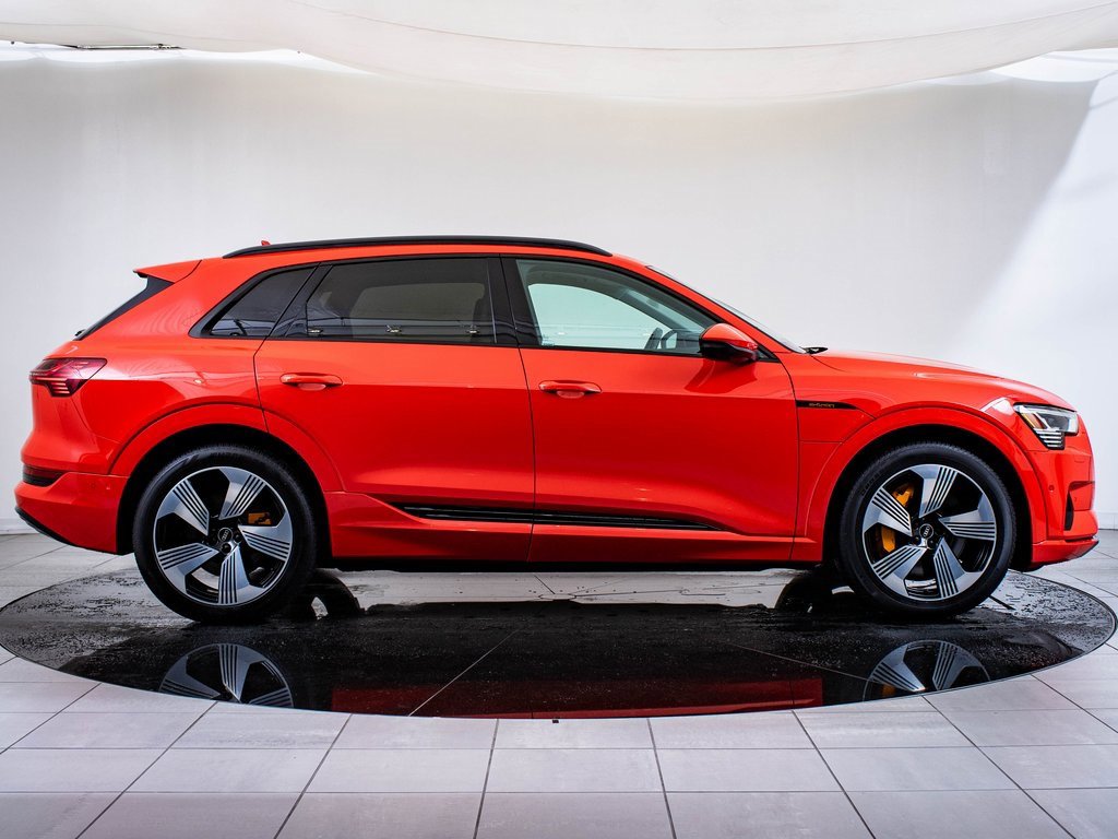2022 Audi e-tron Premium Plus photo 11
