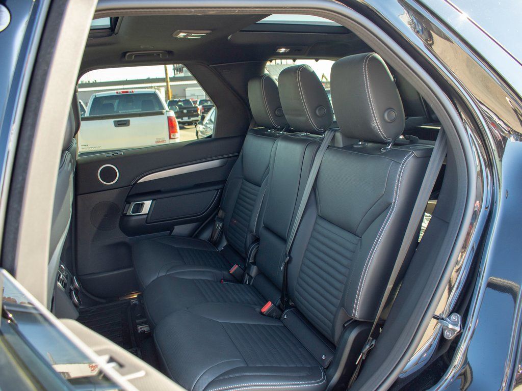 2024 Land Rover Discovery SE photo 30