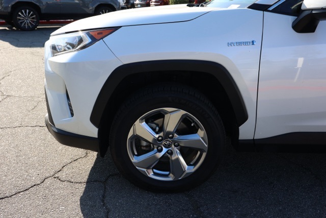 2021 Toyota RAV4 Hybrid XLE Premium photo 9